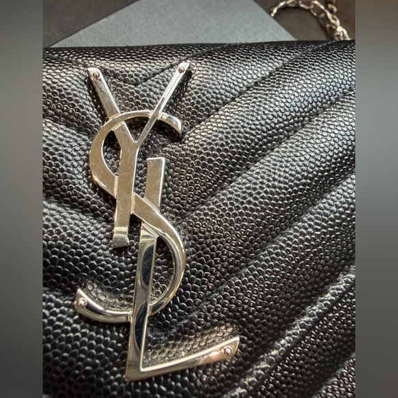 YSL Cassandre envelope flap wallet on chain - Picture 8 of 16
